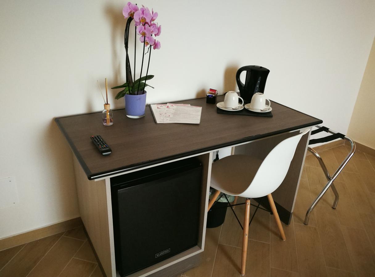 ホテル La Formica チビタベッキア エクステリア 写真